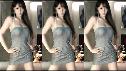 斗鱼Minana呀直播走光闪现露底福利视频